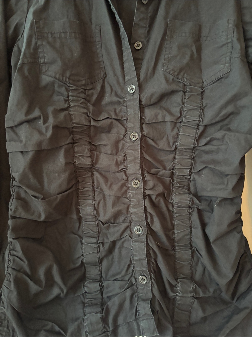 Black Ruched Button-Front Shirt Jacket by - Picture 3 of 4